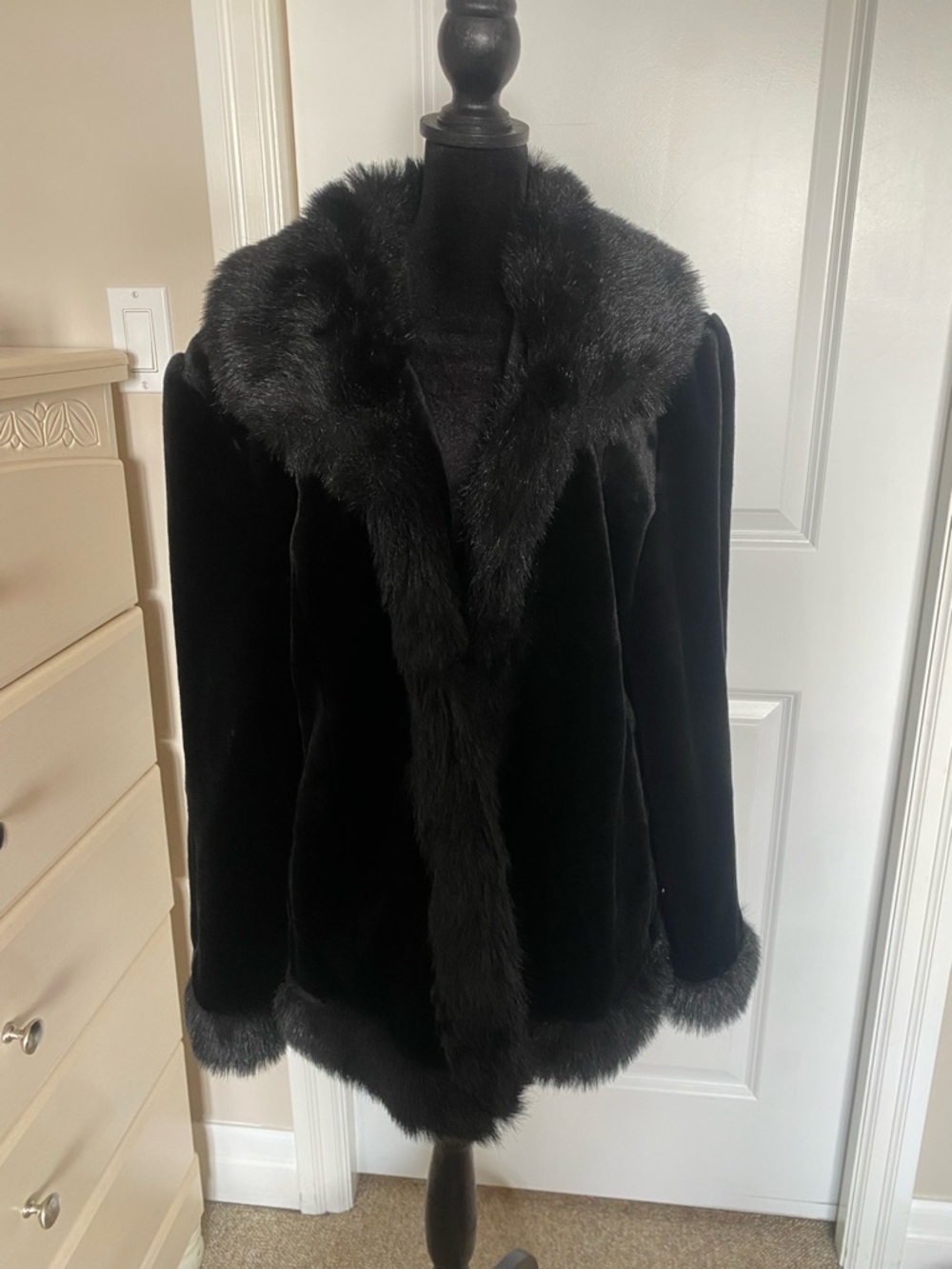 Black Teddy Faux-Fur Trim Jacket - Elegant Cozy Outerwear